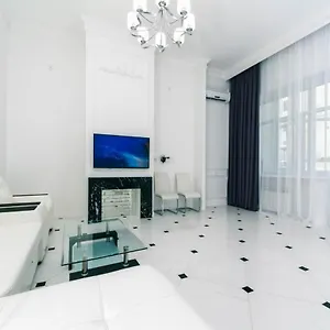 Vip Near Kreschatyk, 31а Pushkinska Street Apartment